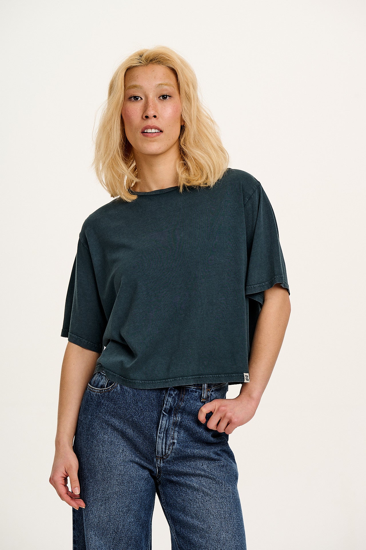 Zayla - Cropped Boxy Tee in Midnight Black